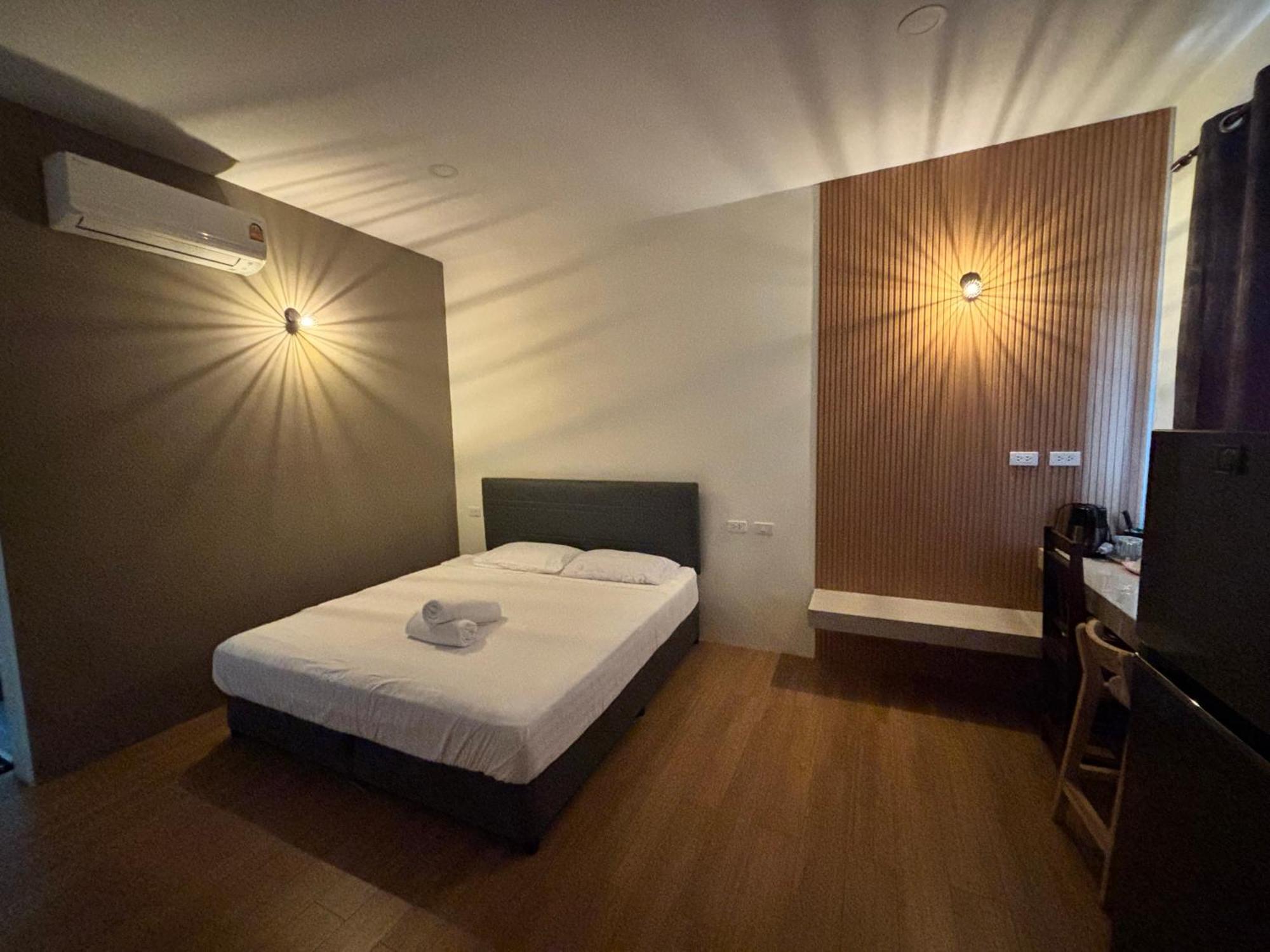 Lom Phangan Studio チャロクルム エクステリア 写真